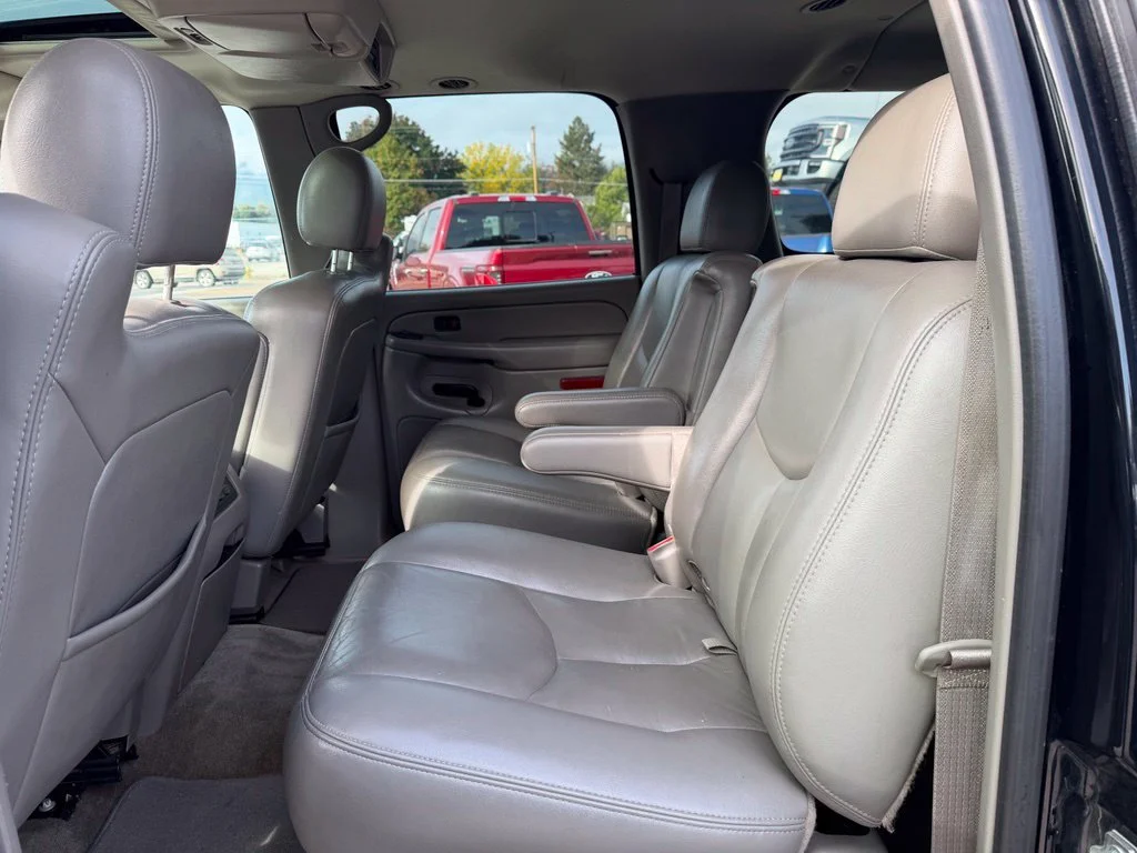 Used 2005 Black Chevrolet LT image 19
