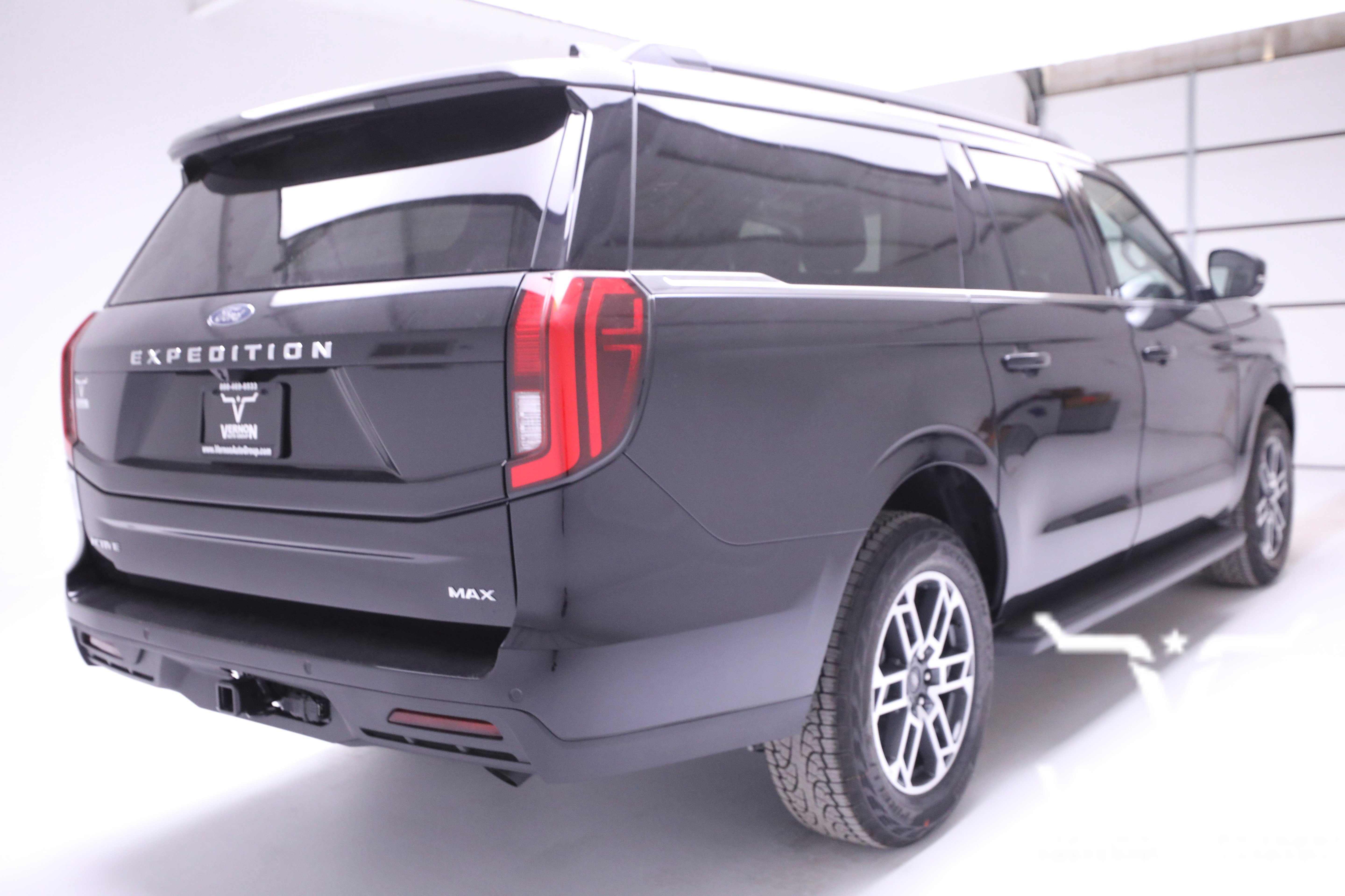 New 2026 Agate Black Metallic Ford  image 5