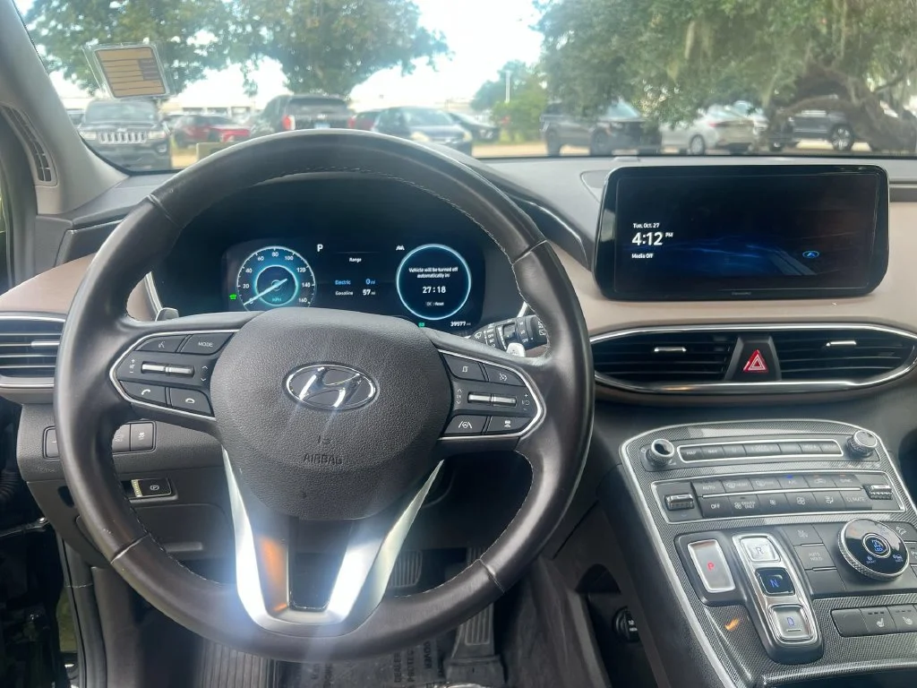 Used 2023 Black Hyundai SEL Convenience image 11