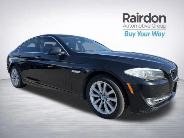 2013 BMW 5 Series 528i xDrive Sedan's photo