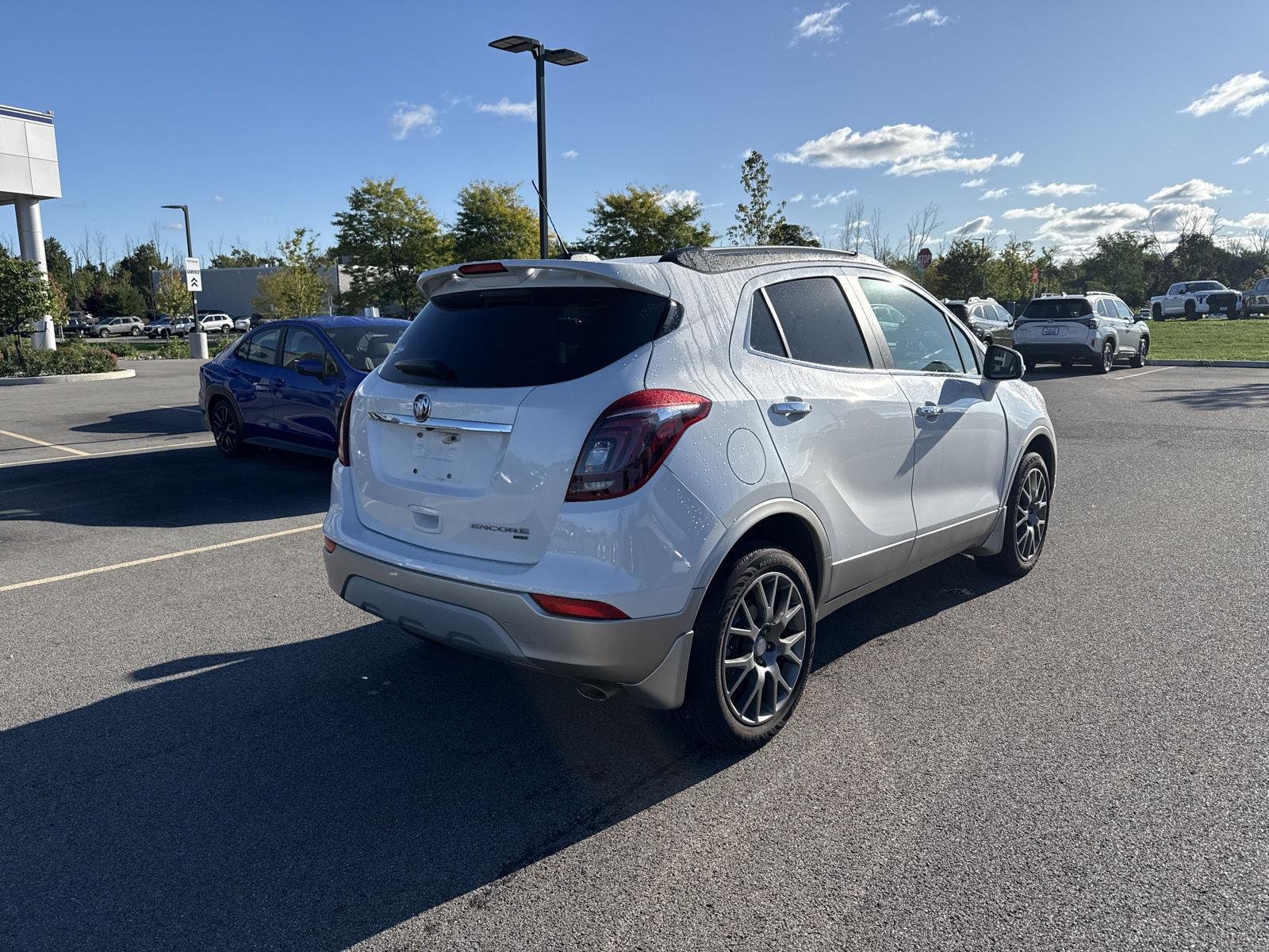 Used 2019 White Frost Tricoat Buick Sport Touring image 4