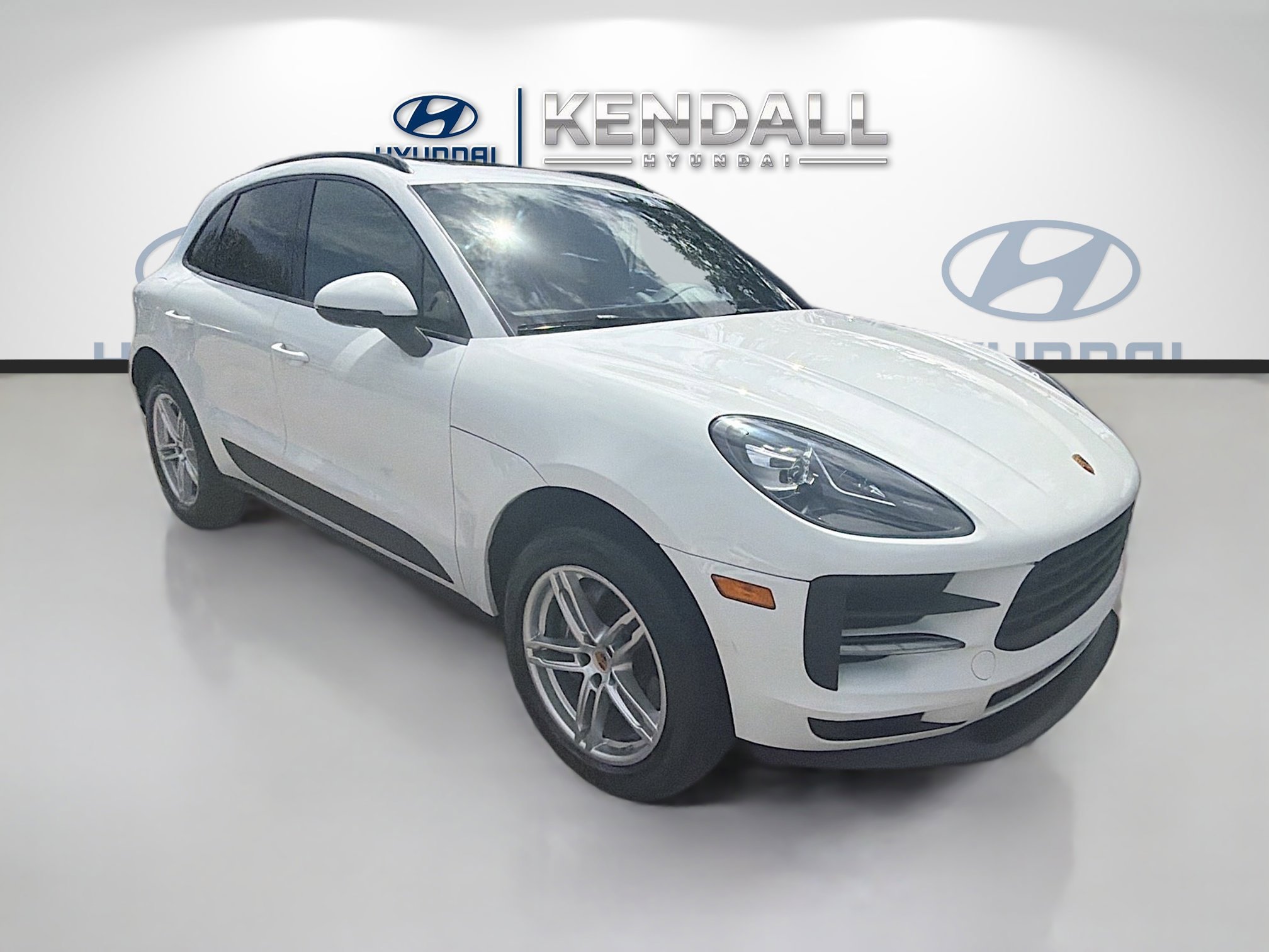 2021 Porsche Macan -'s photo