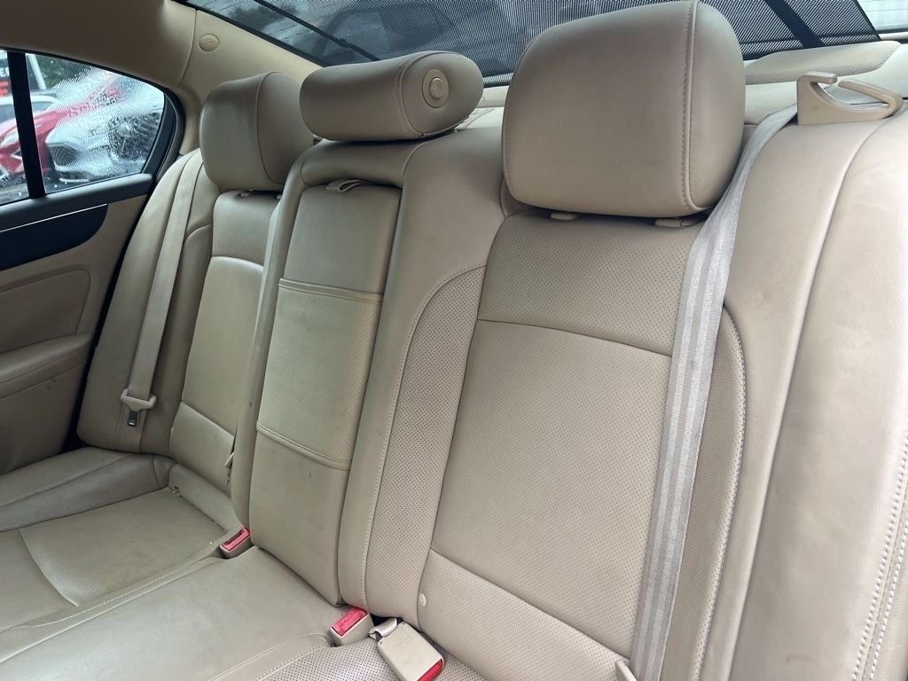 Used 2013 Silver Hyundai 3.8 image 11