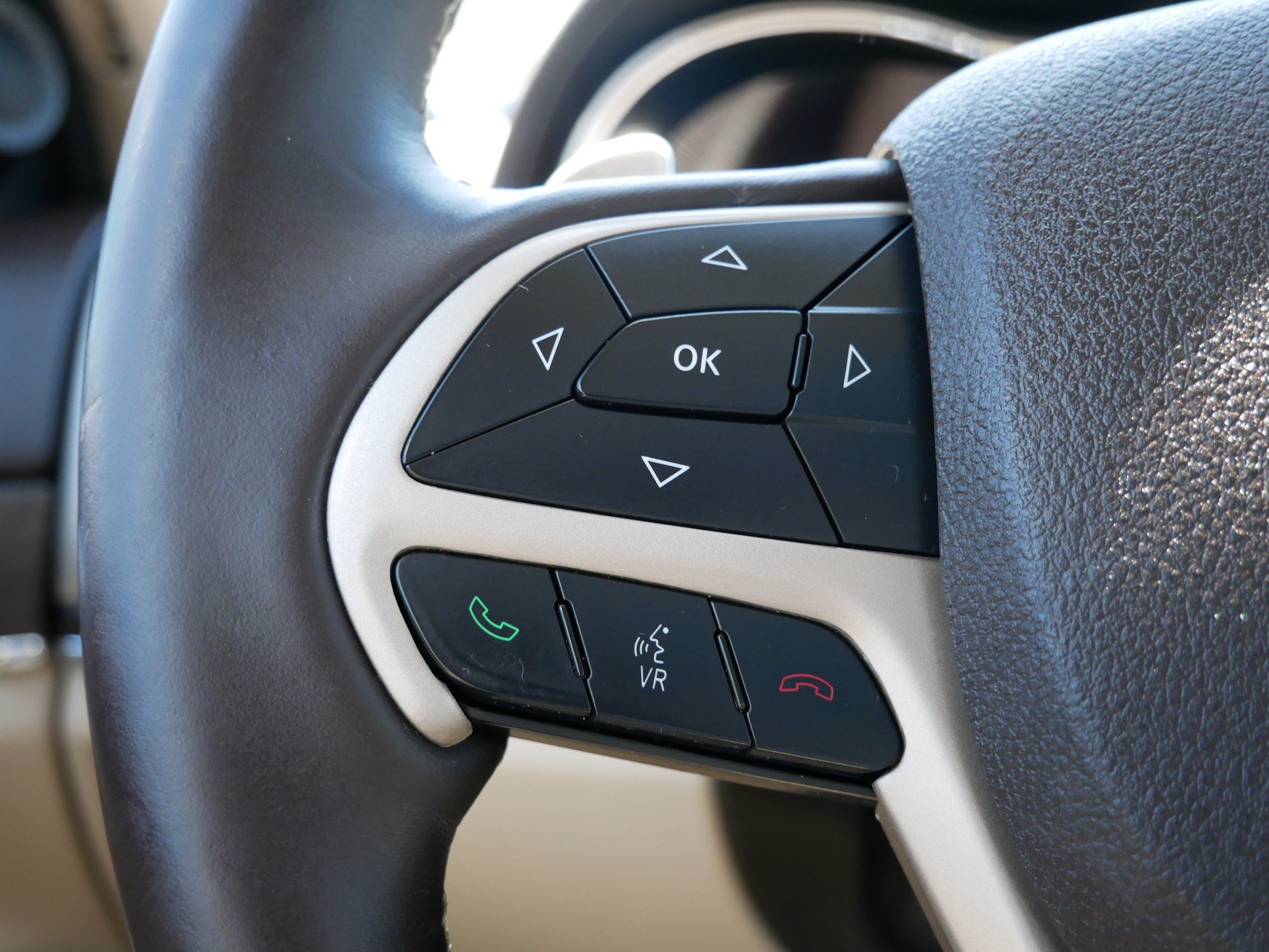 2014 Jeep Grand Cherokee Overland - Photo 28
