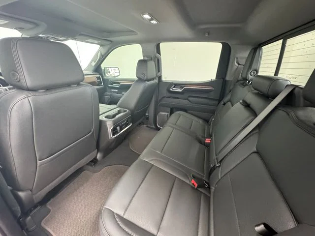 Used 2025 White Frost Tricoat GMC Denali image 43
