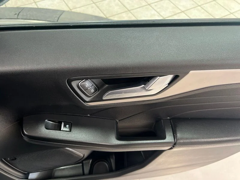 Used 2021 Gray Ford SEL image 16
