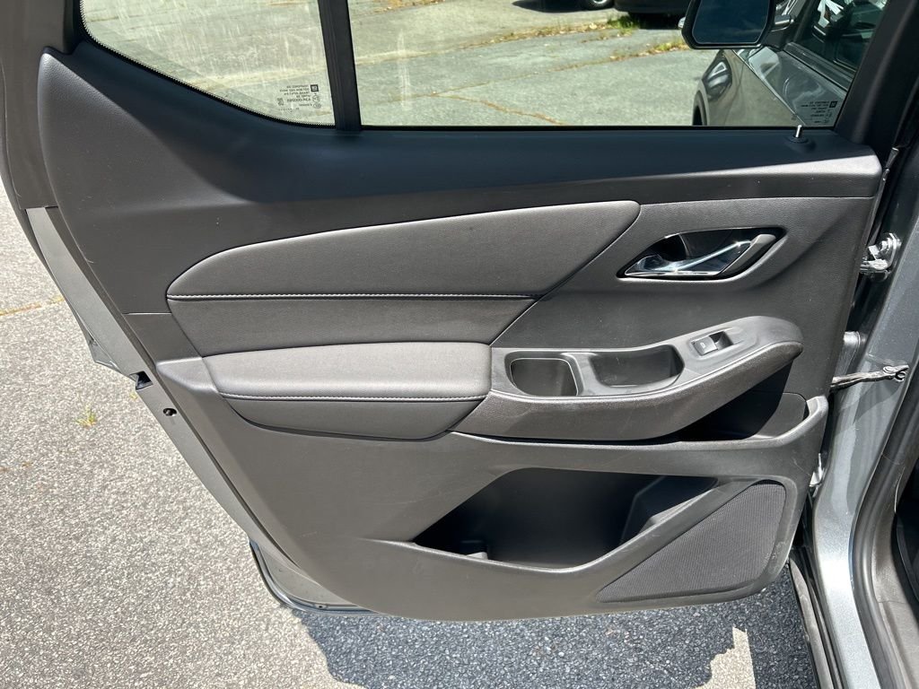 Used 2023 Gray Chevrolet LT image 25