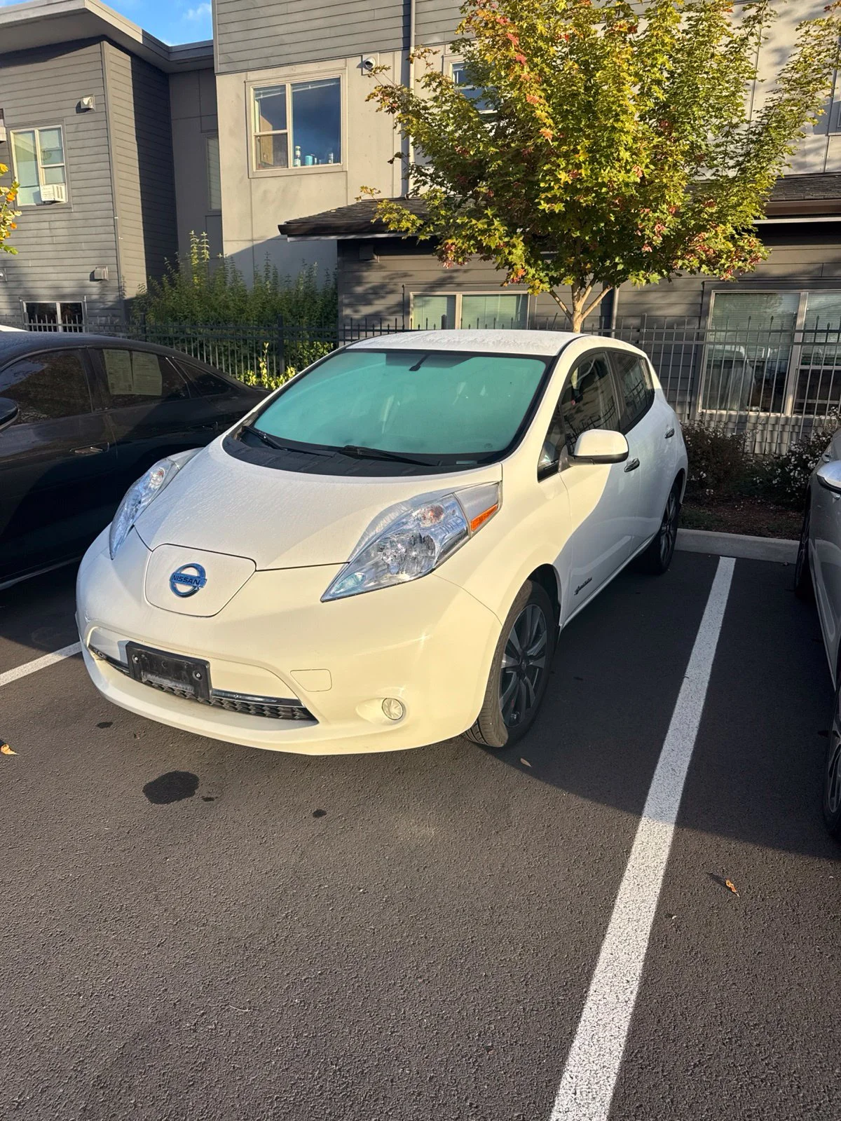 Used 2016 White Nissan SV image 1