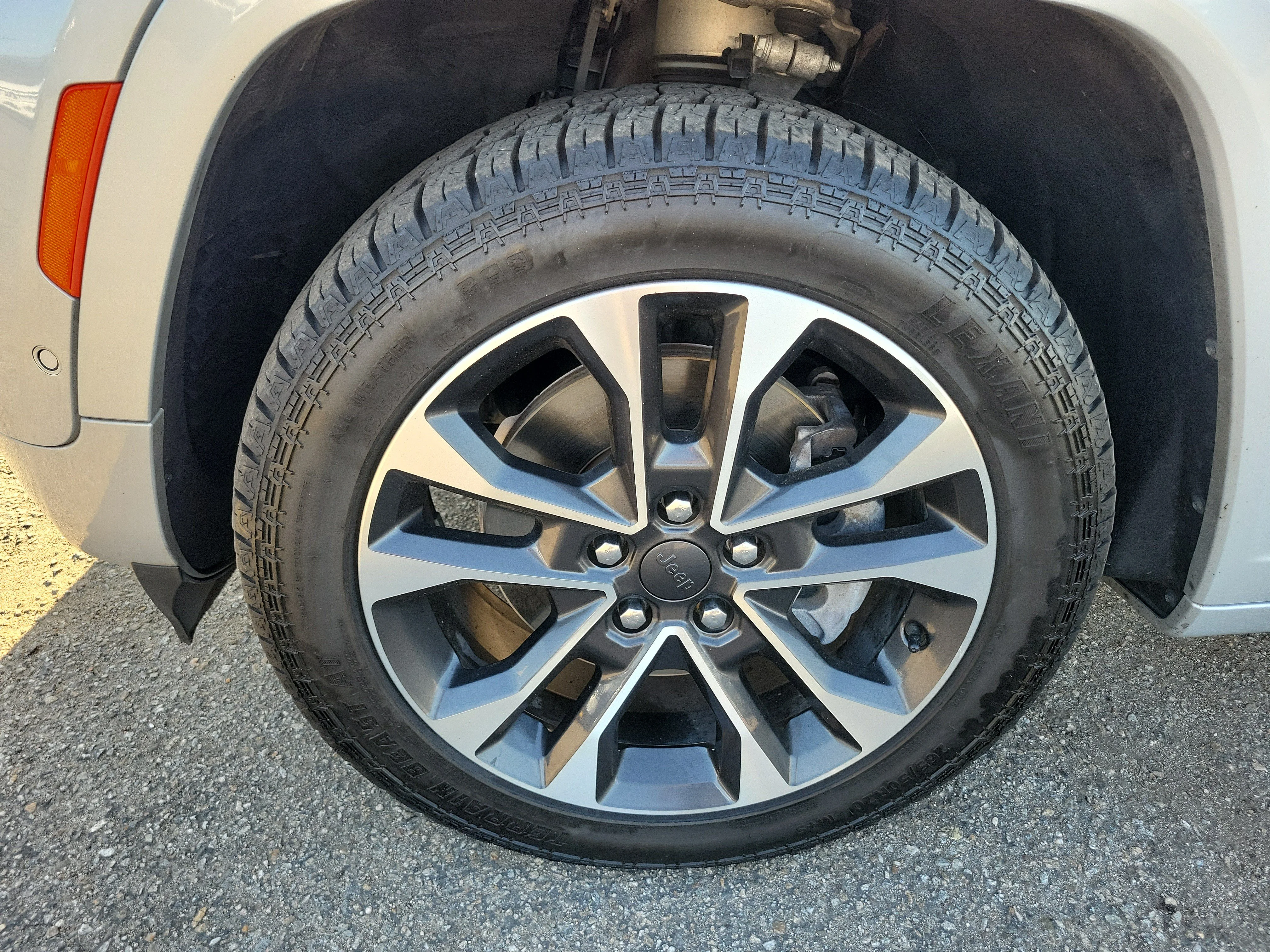 Certified Used 2022 Silver Jeep Overland image 11