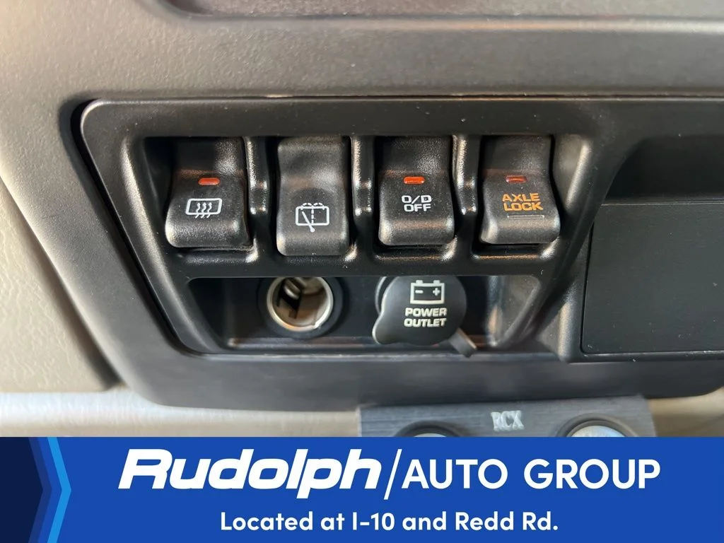 Used 2006 Light Khaki Metallic Jeep Unlimited Rubicon image 35