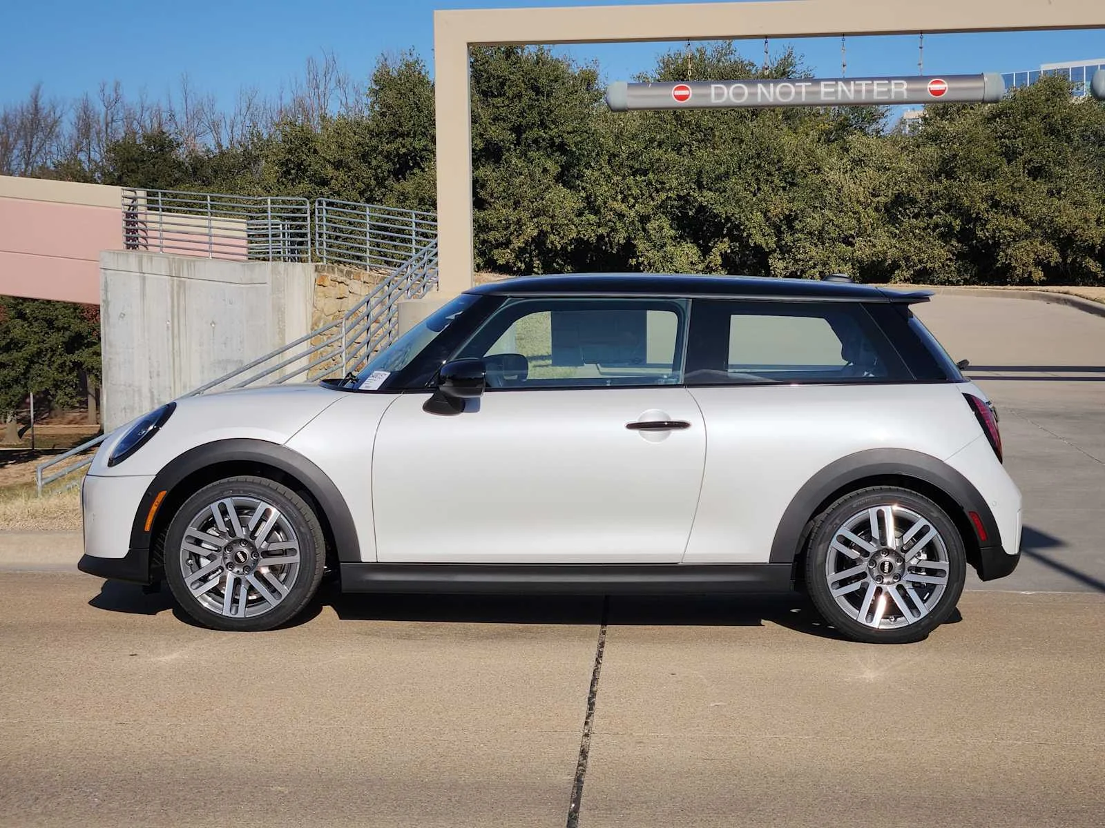 New 2026 Nanuq White Metallic MINI Cooper S image 2