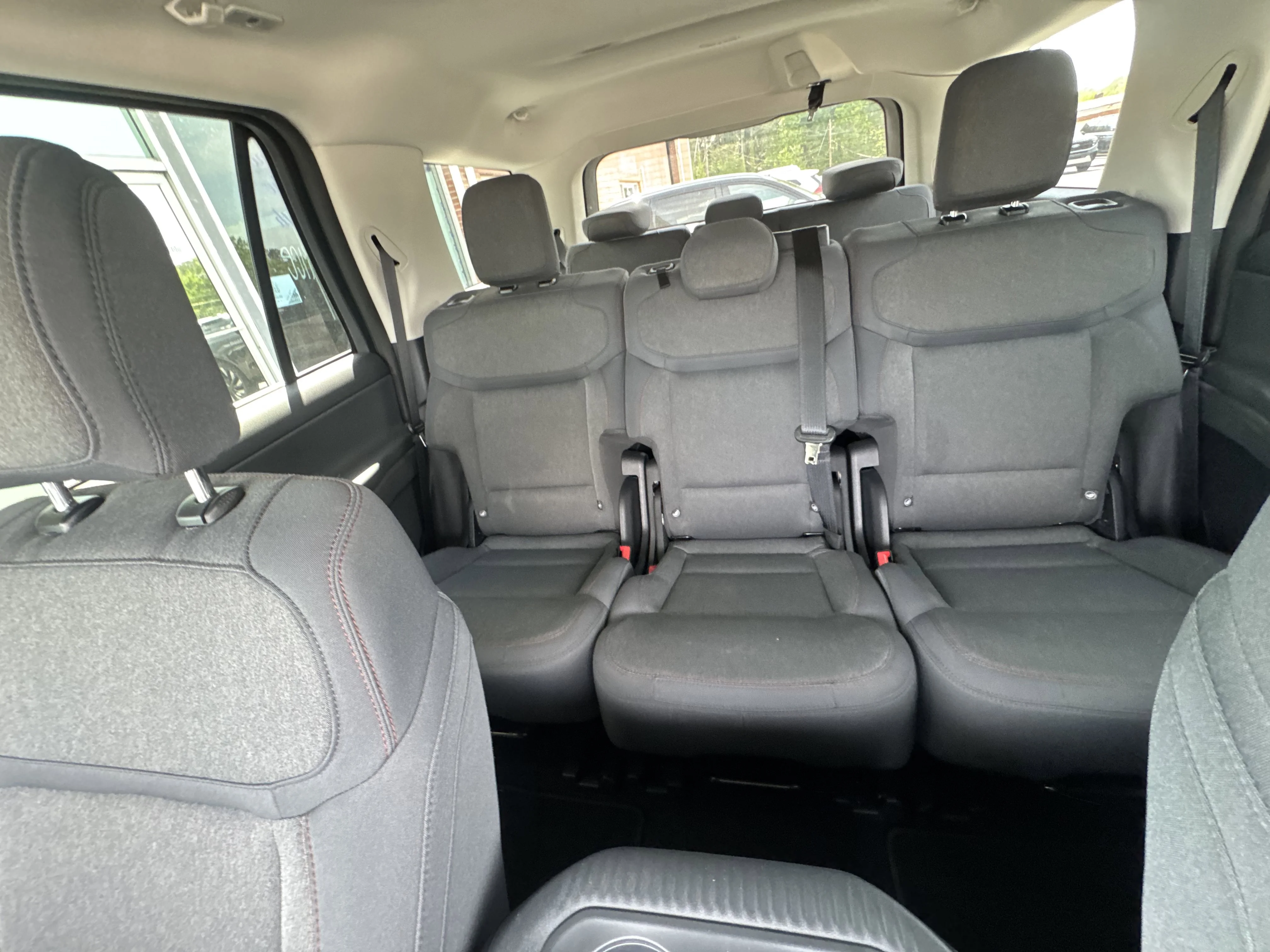 Used 2025 Dark Matter Gray Metallic Ford Active image 9
