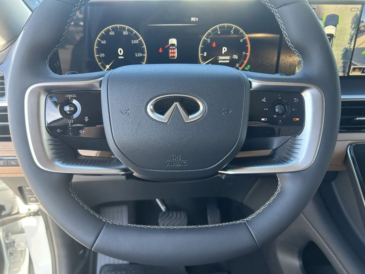 New 2027 Radiant White INFINITI LUXE image 25