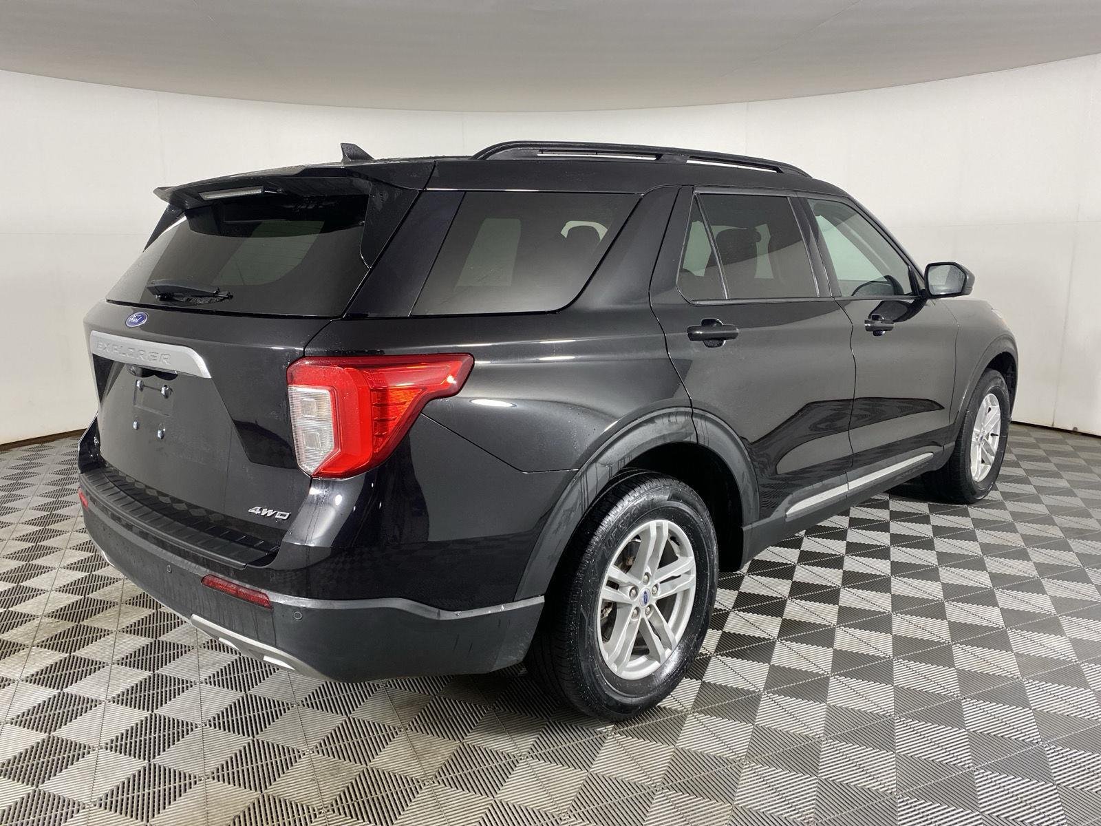 Used 2023 Agate Black Ford XLT image 10