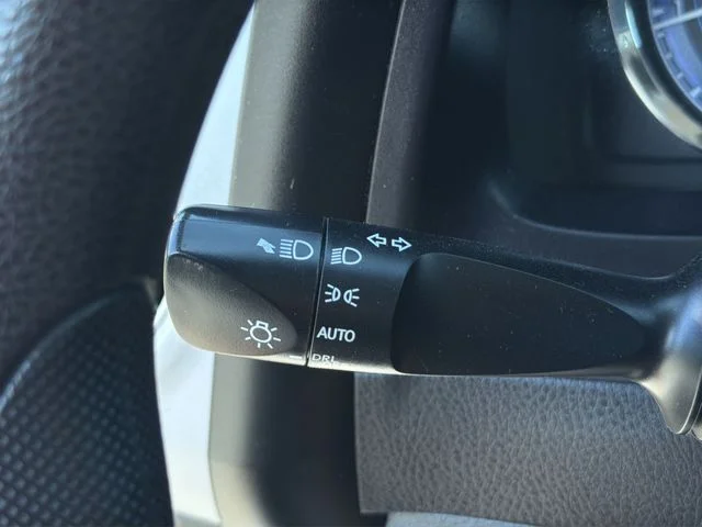 Used 2019 White Toyota LE image 27