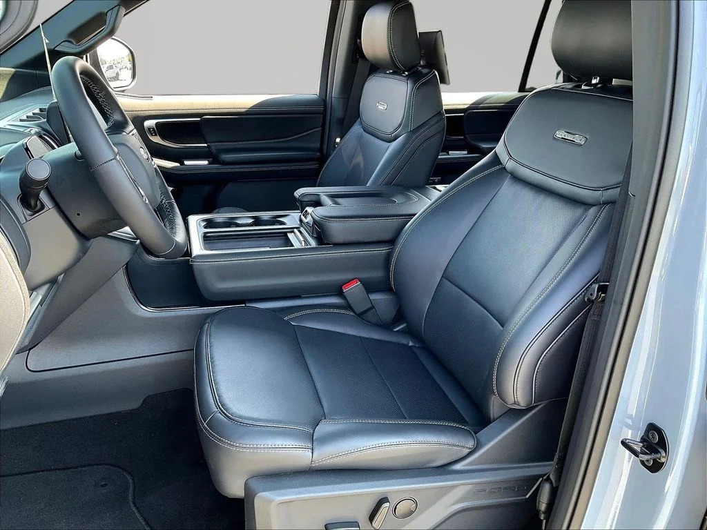 New 2027 Glacier Gray Metallic Tri-Coat Ford MAX Platinum image 31
