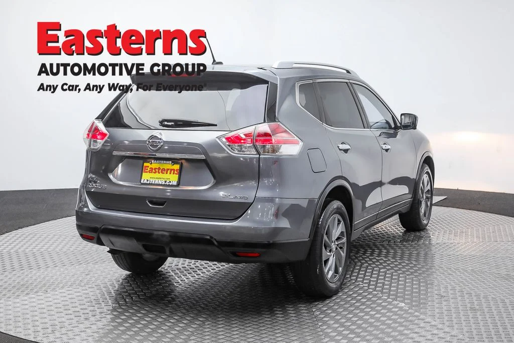 Used 2016 Gray Nissan SL image 5