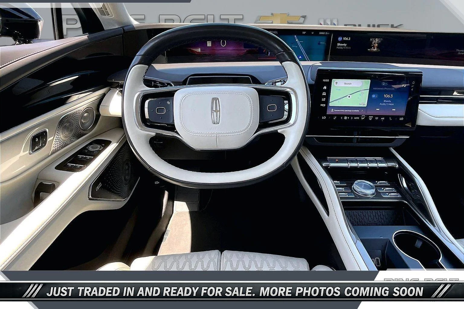 Used 2024 White Platinum Metallic Tri-Coat Lincoln Black Label image 5