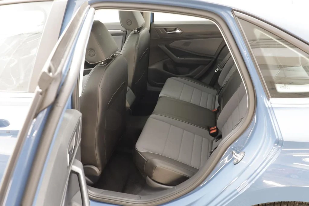New 2026 Blue Volkswagen 1.5T SE image 15