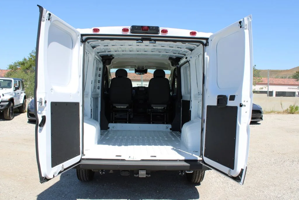 New 2026 Bright White Clear-Coat Exterior Paint Ram Low Roof image 10