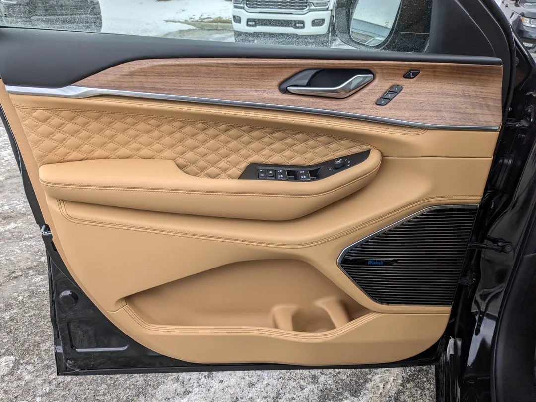New 2025 Black Jeep Summit Reserve - - 4x4 - Panoramic Sunroof - Palermo Leather - McIntosh Audio & More! image 12
