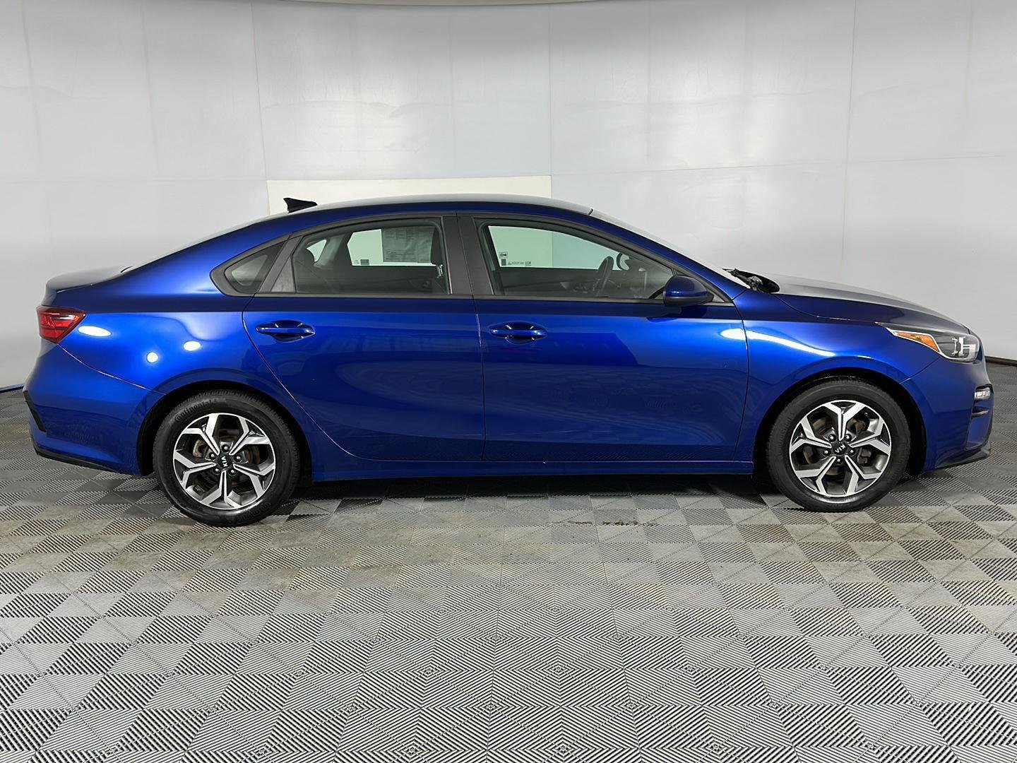 Used 2021 Deep Sea Blue Kia LXS image 25