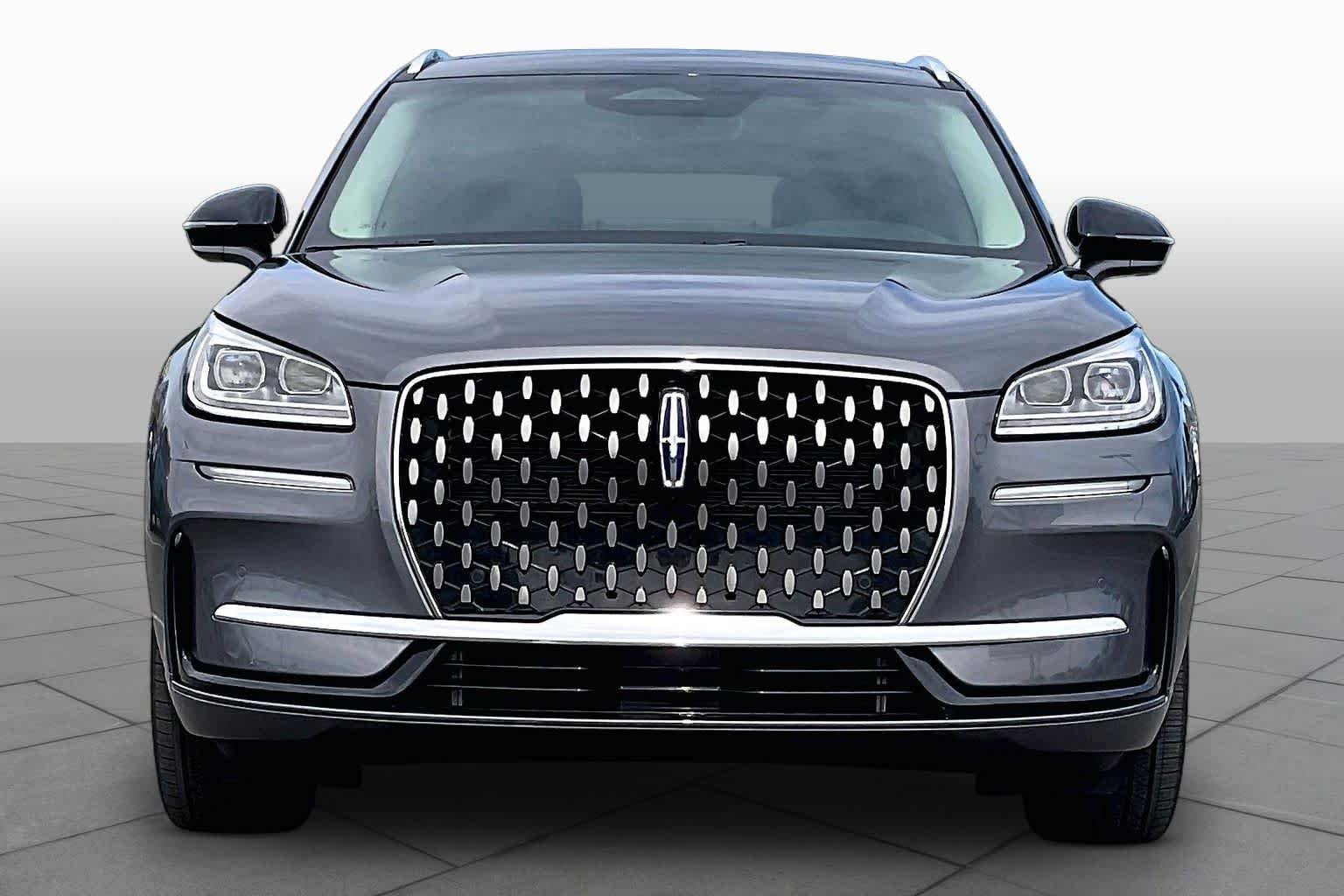 Used 2024 Asher Gray Metallic Clearcoat Lincoln Grand Touring image 4