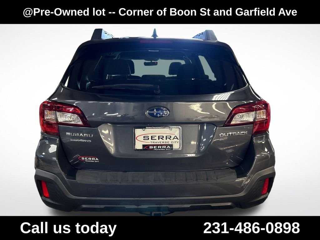 Used 2018 Gray Subaru 2.5i Premium image 4