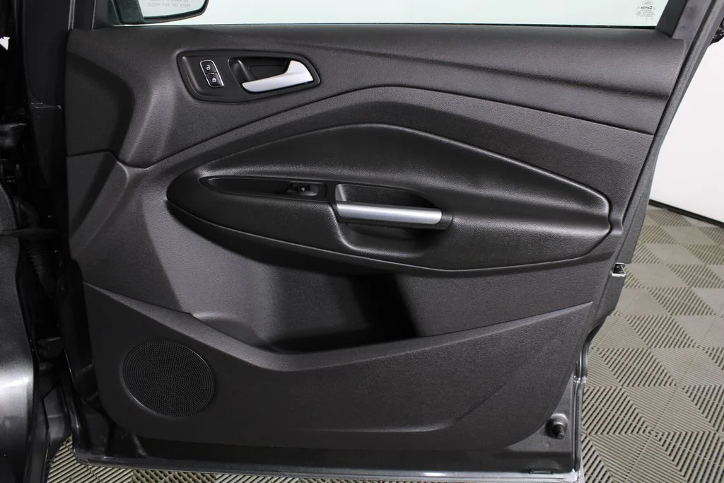 Used 2015 Gray Ford SE image 9