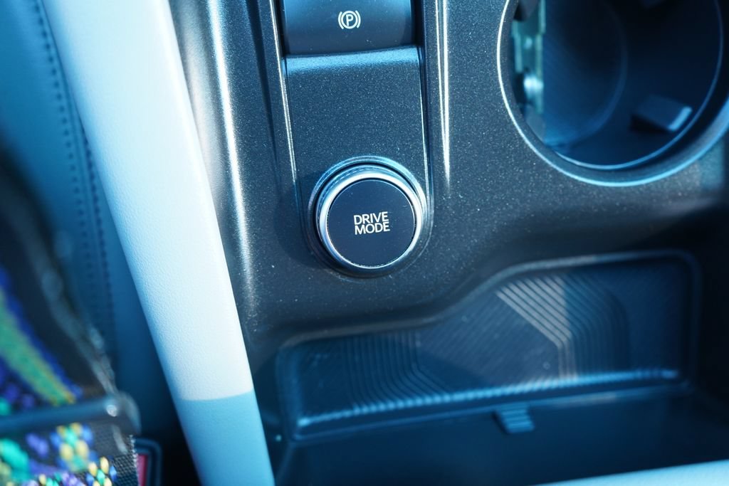 Used 2025  Ford Active image 38