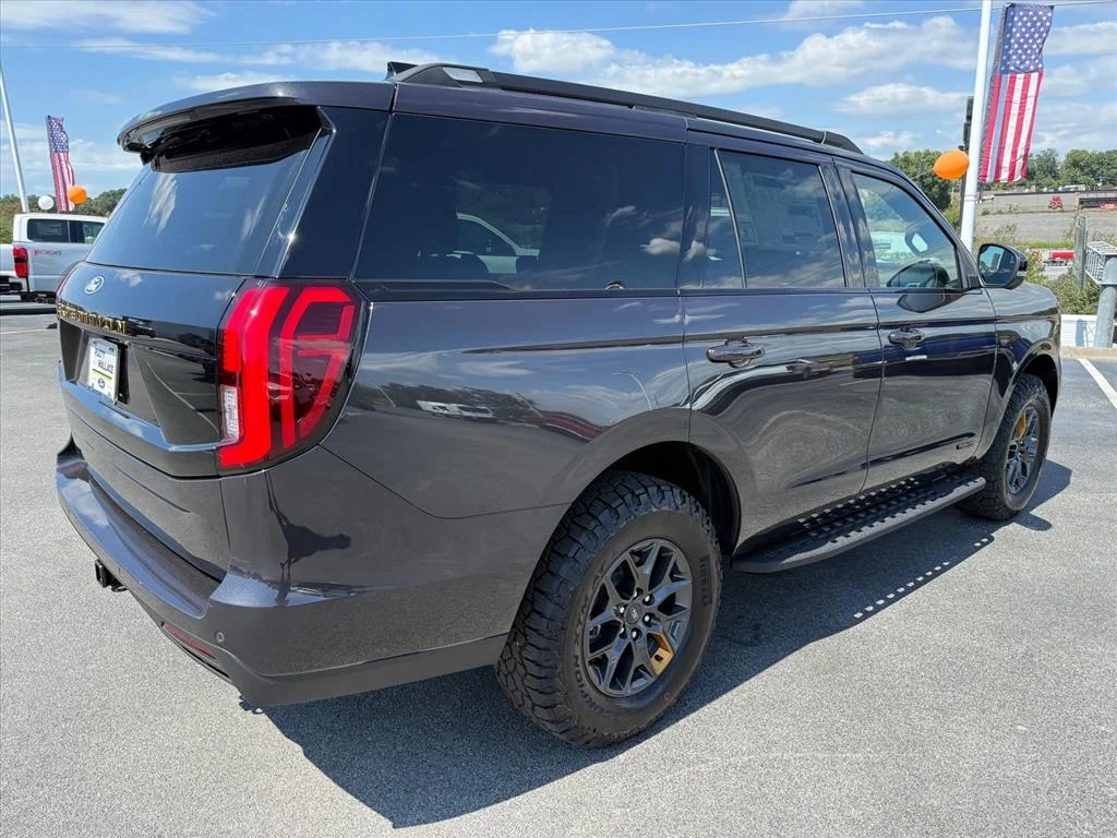 New 2027 Dark Matter Gray Metallic Ford Tremor® image 4