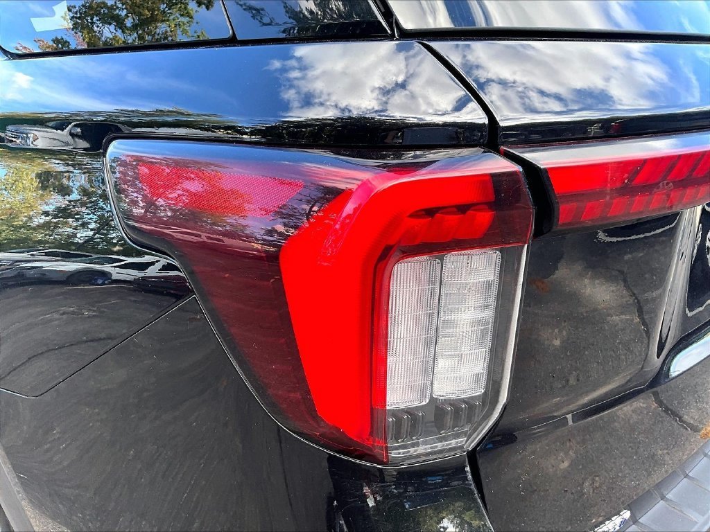 Used 2025 Black Metallic Ford ST-Line image 35