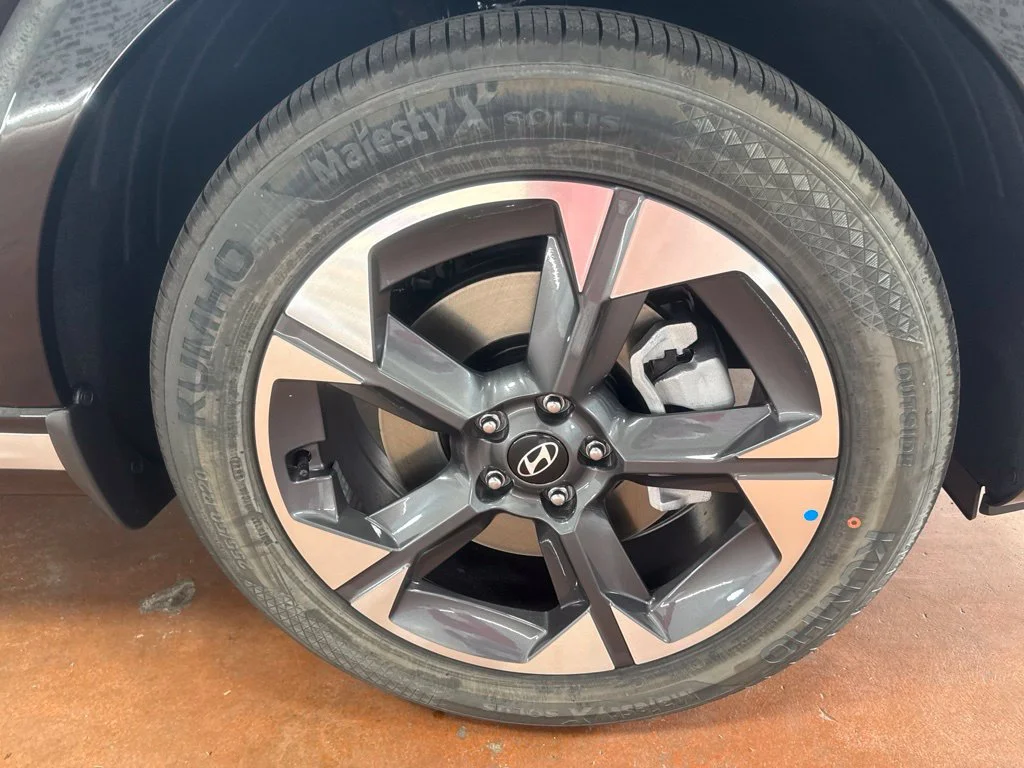 New 2027 Abyss Black Pearl Hyundai Limited image 11