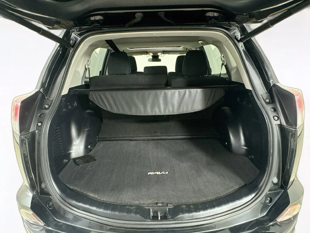 Used 2018 Black Sand Pearl Toyota XLE image 31