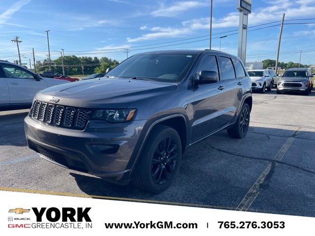Used 2020 Gray Jeep Altitude image 1