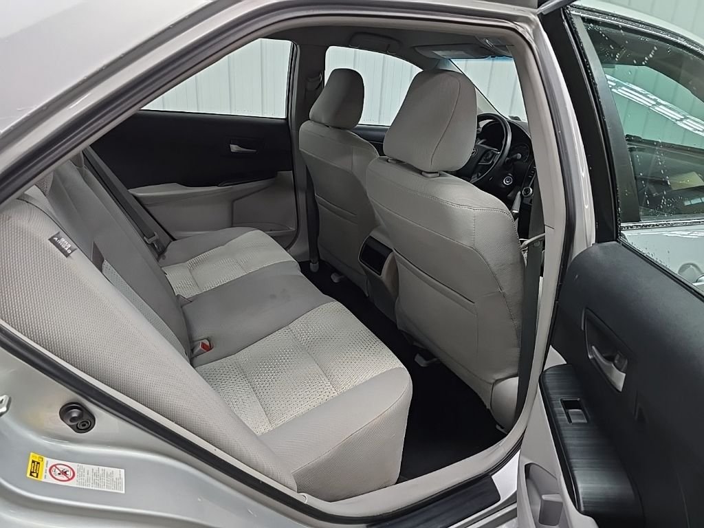Used 2014 Silver Toyota LE image 20