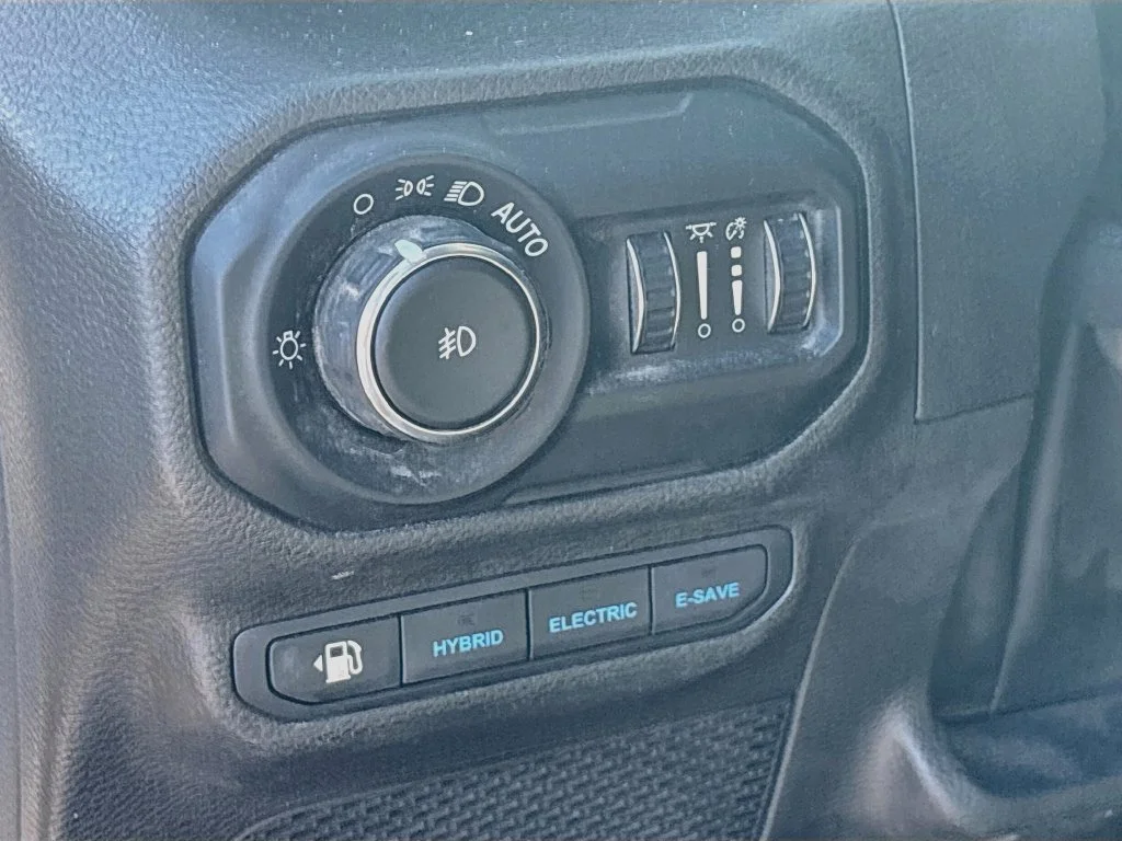 Used 2022 Silver Jeep Unlimited Sahara 4xe image 11