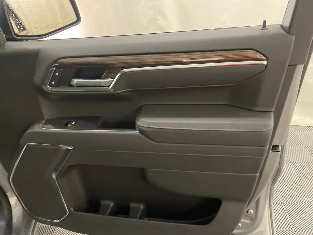 New 2026 Sterling Gray Metallic Chevrolet LT (2FL) image 23