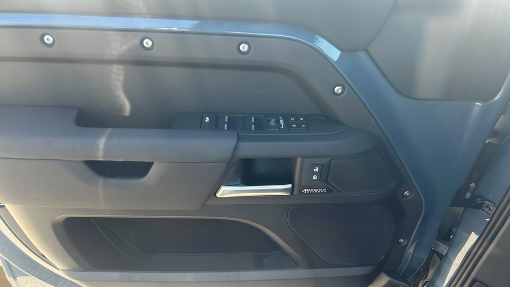 2026 Land Rover Defender X-Dynamic SE - Photo 29