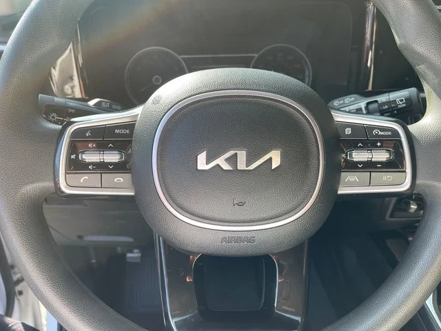 Used 2023 White Kia LX image 10