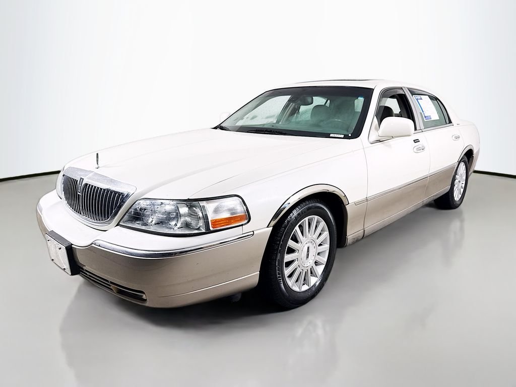 Used 2003 White Pearlescent Clearcoat Metallic Tri-Coat Lincoln Signature image 3