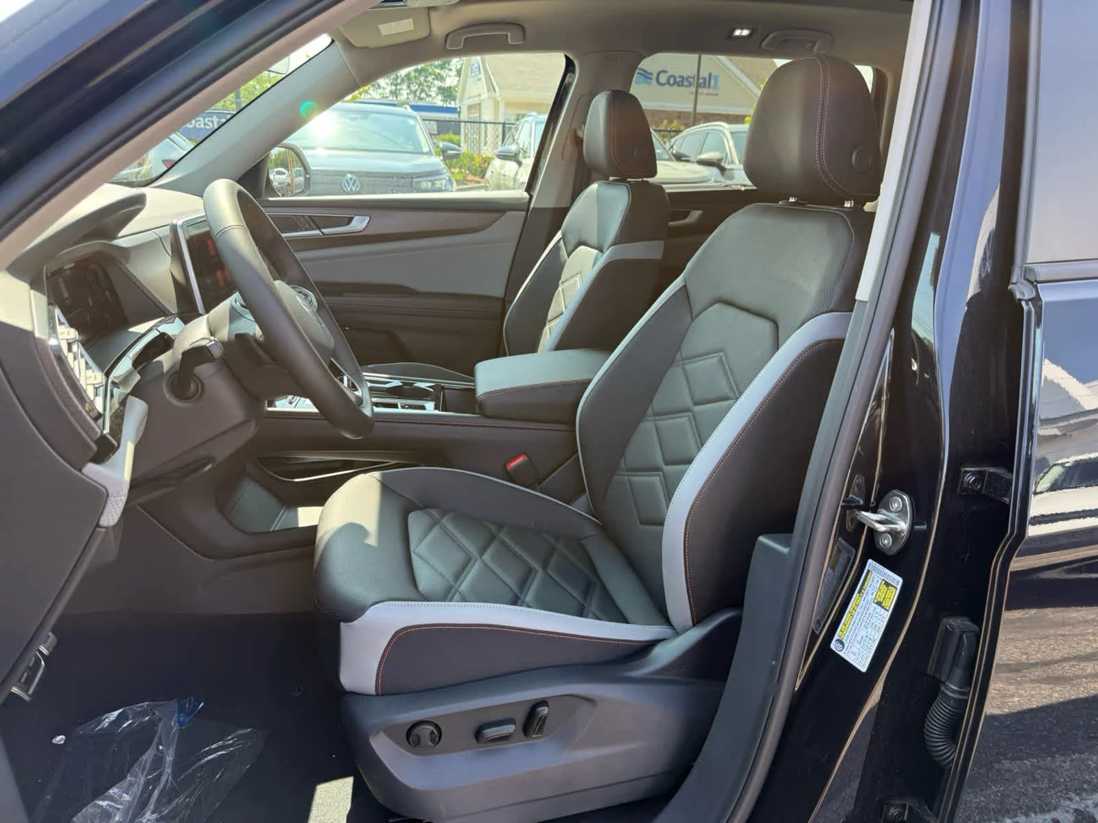 New 2026 Deep Black Pearl Volkswagen 2.0T Peak Edition image 15