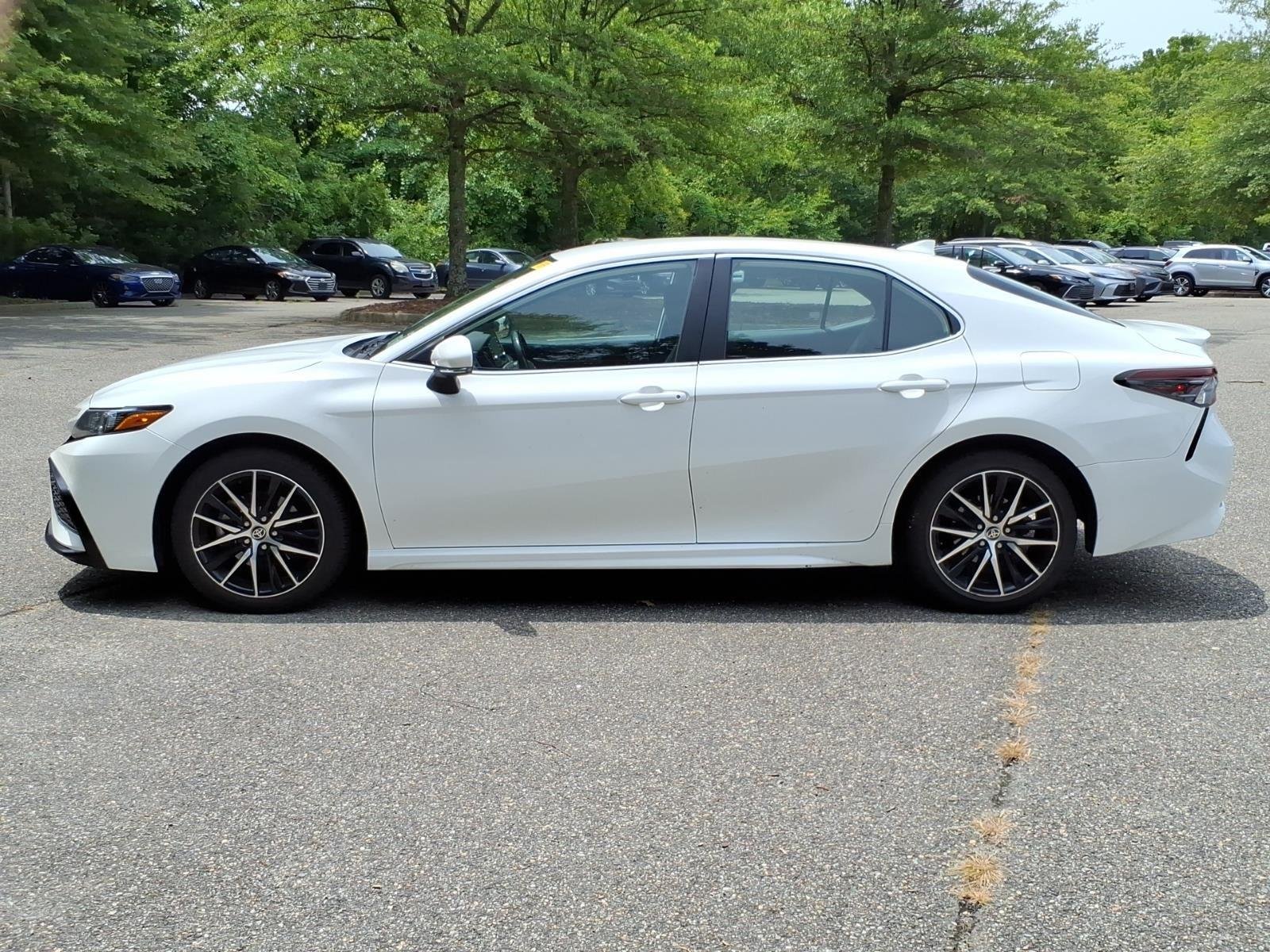 Used 2023  TOYOTA  image 3