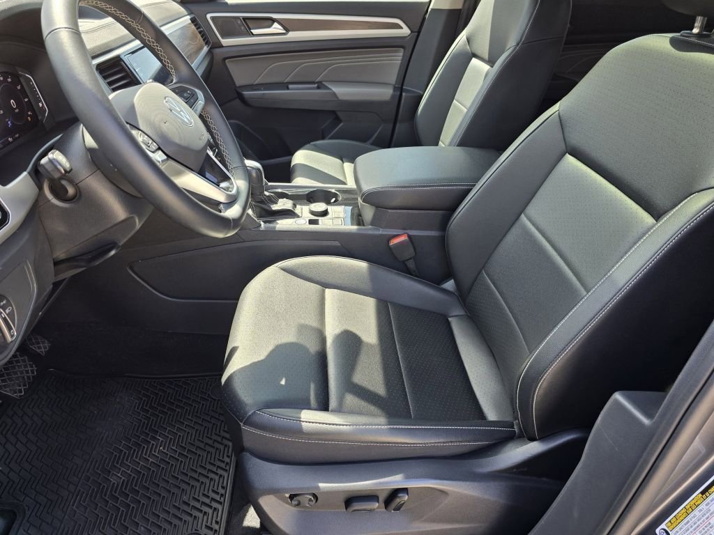Used 2023 Platinum Gray Metallic Volkswagen 2.0T SE w/Technology image 35