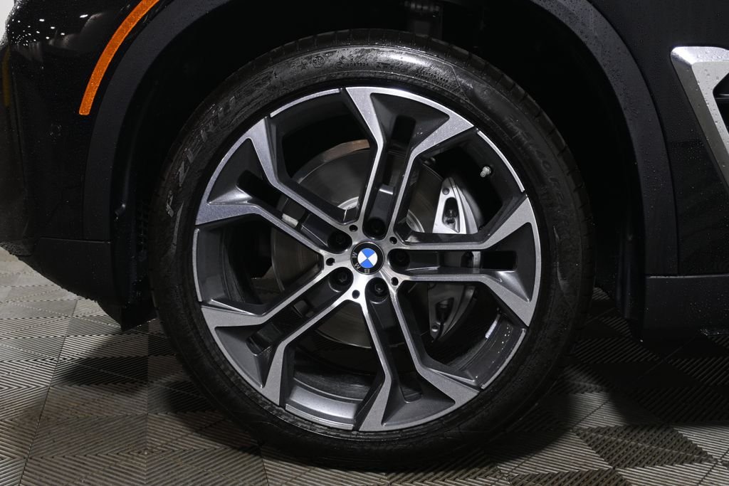 New 2026 Black Sapphire Metallic BMW xDrive40i image 12