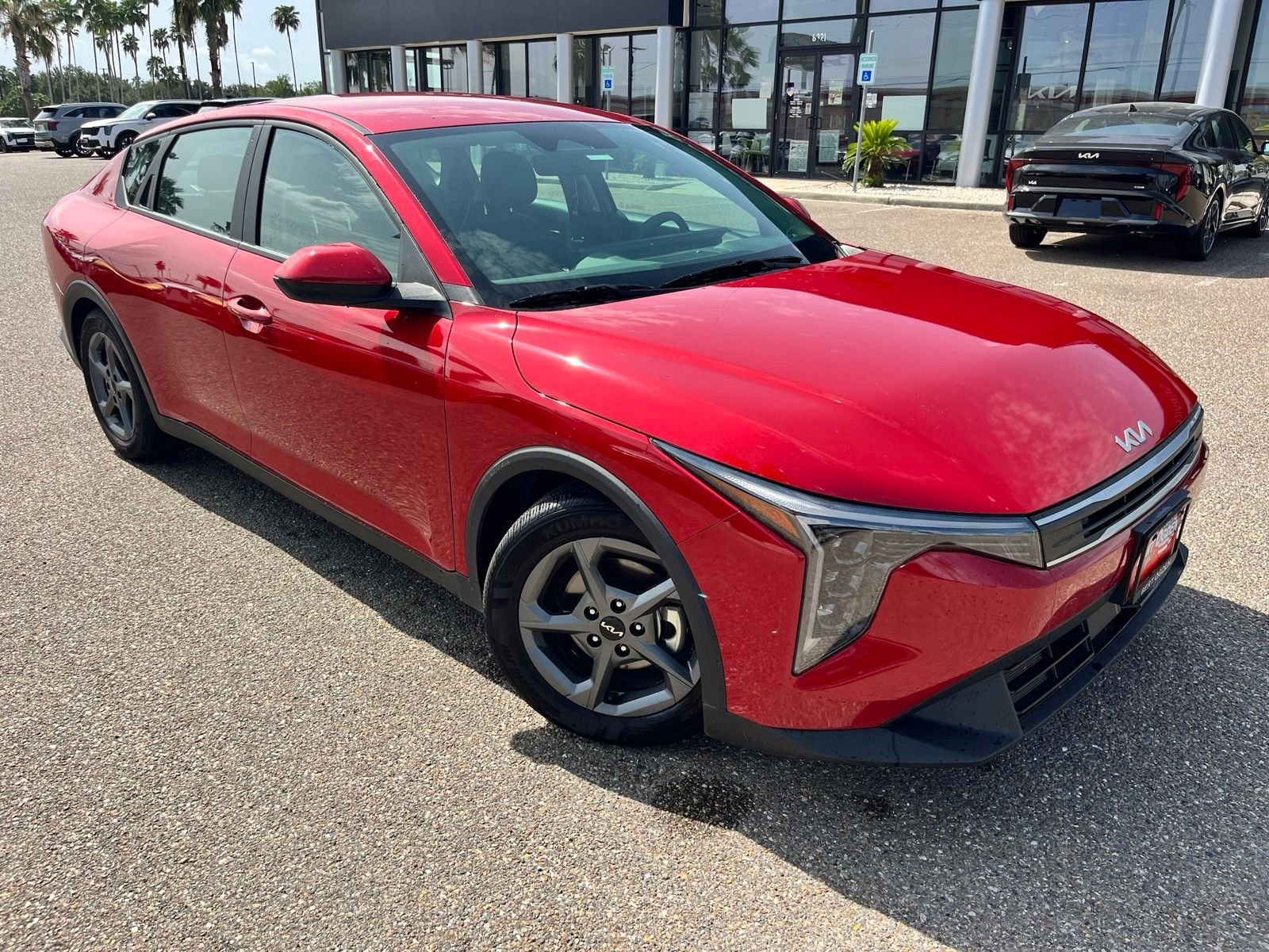 Used 2025 Red Kia LXS image 1