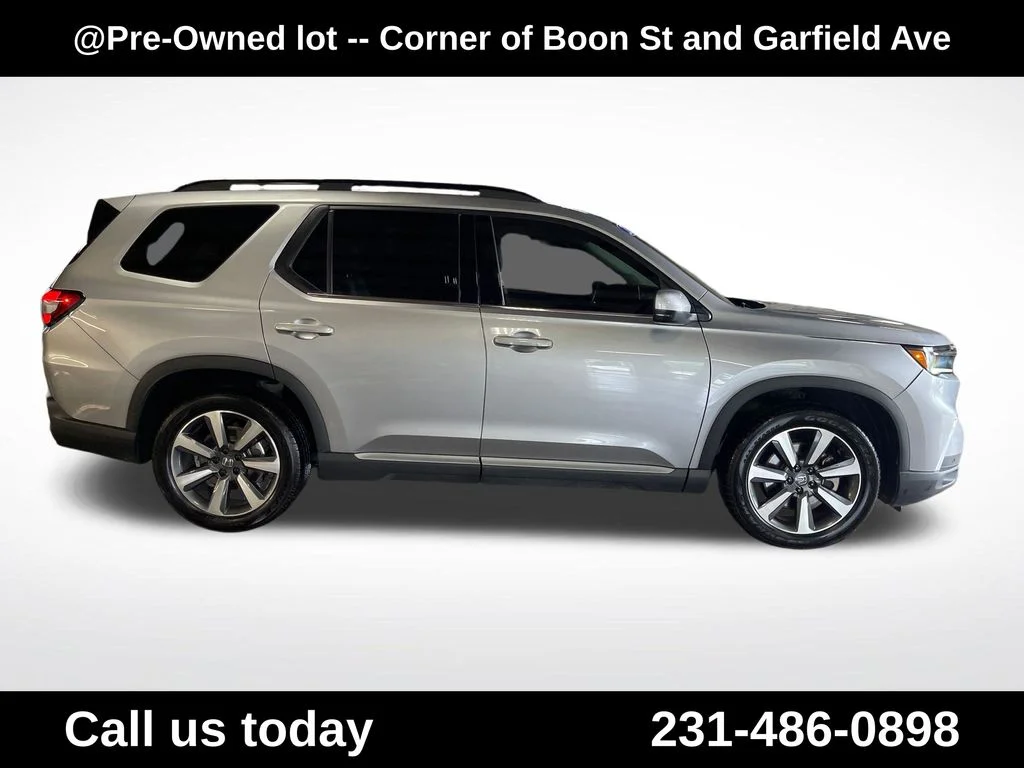Used 2023  Honda Touring image 6