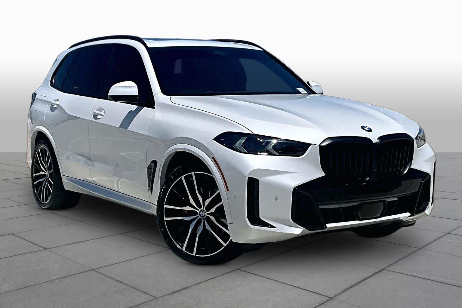 Used 2024 Mineral White Metallic BMW xDrive40i image 2