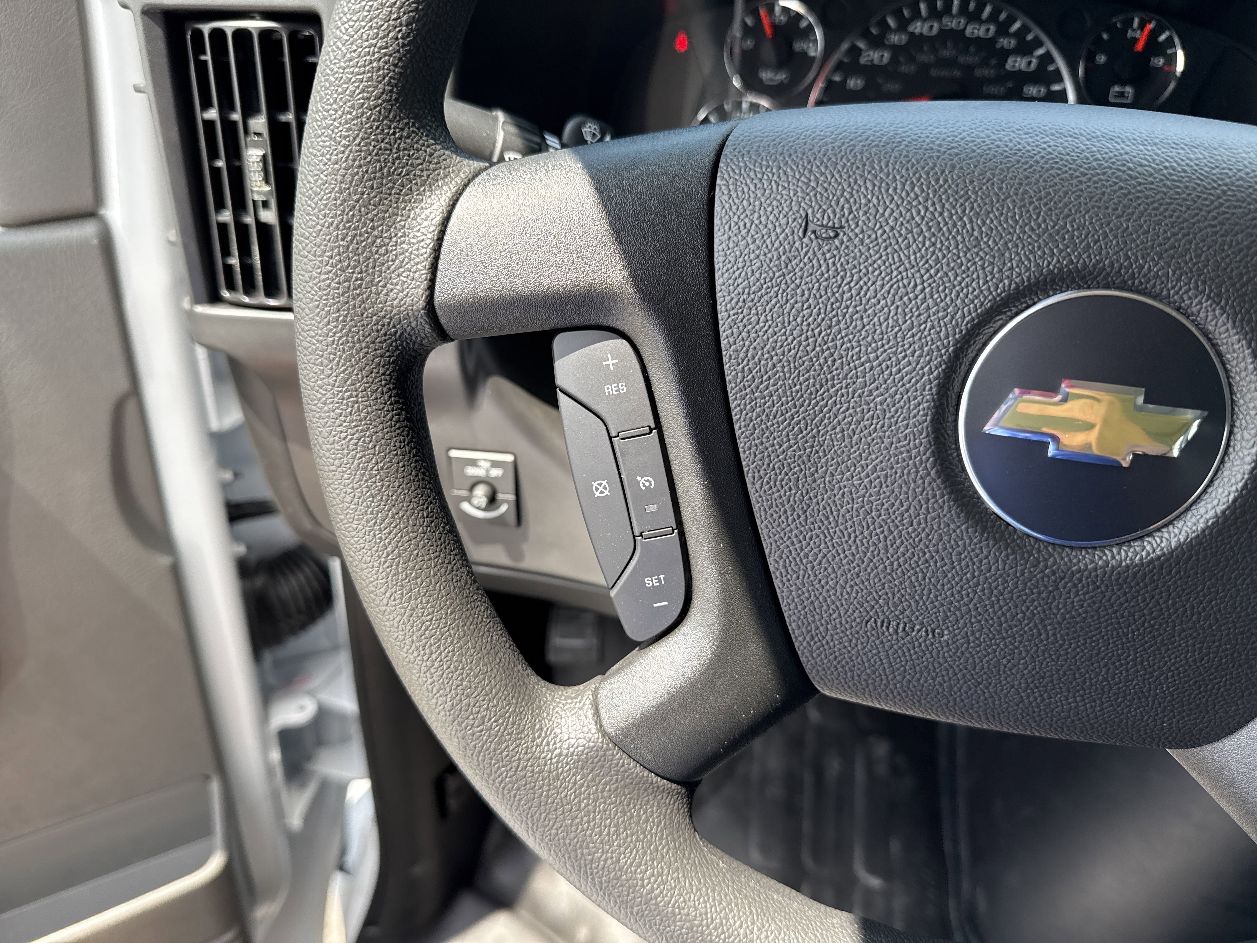 2025 Chevrolet Express Cargo Work Van - Photo 15