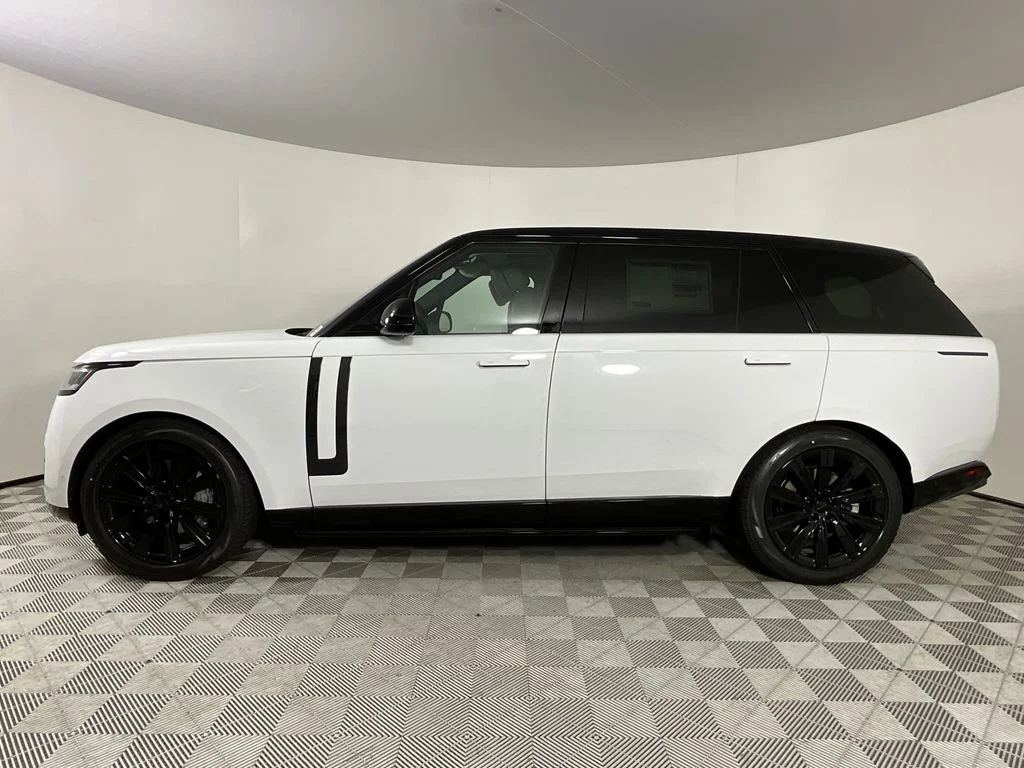 New 2026 Fuji White Land Rover SE 7 Seats image 6
